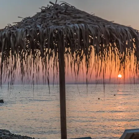 Apart-hotel Golden Coast Boutique - Luxury Living 4*