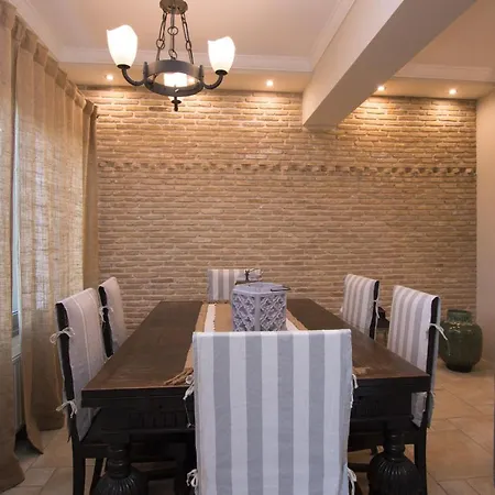 Golden Coast Boutique - Luxury Living Apart-hotel