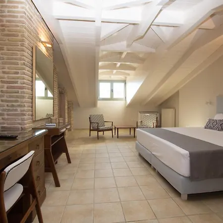 Golden Coast Boutique - Luxury Living Apart-hotel Kypseli
