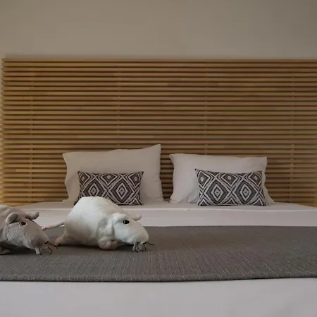 Golden Coast Boutique - Luxury Living Apart-hotel Kypseli