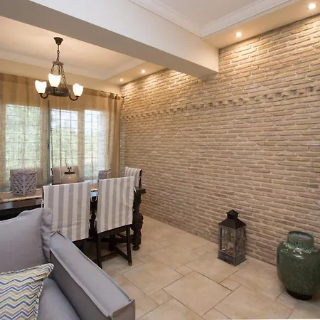 Apart-hotel Golden Coast Boutique - Luxury Living